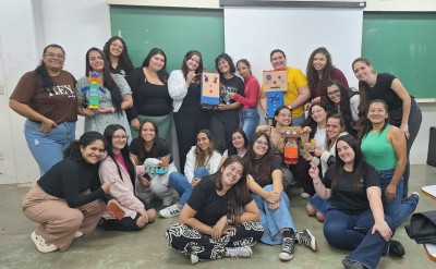 Oficina de Brinquedos com Materiais Recicláveis: Criatividade e Aprendizagem em Movimento