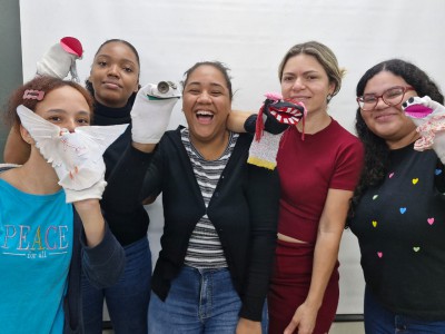 Um rico baú de histórias: teatro, contos africanos e diversidade cultural 